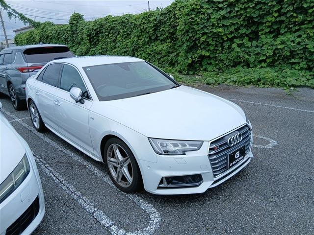 S4（アウディ）3.0 4WD　禁煙車 純正8.3インチナビ フルセグTV 中古車画像