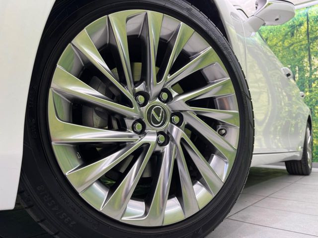 �y����18�C���`�A���~�z�C�[���z�O�ςɃ}�b�`���������A���~�z�C�[���𑕒����Ă���܂��B�e��ЊO�A���~�z�C�[����A�X�^�b�h���X�^�C�����戵�����Ă���܂��B���񂲑��k����������