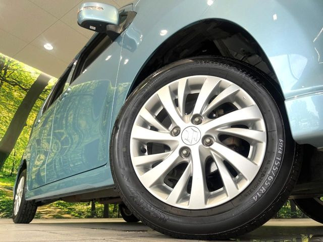 �y����14�C���`�A���~�z�C�[���z�O�ςɃ}�b�`���������A���~�z�C�[���𑕒����Ă���܂��B�e��ЊO�A���~�z�C�[����A�X�^�b�h���X�^�C�����戵�����Ă���܂��B���񂲑��k����������
