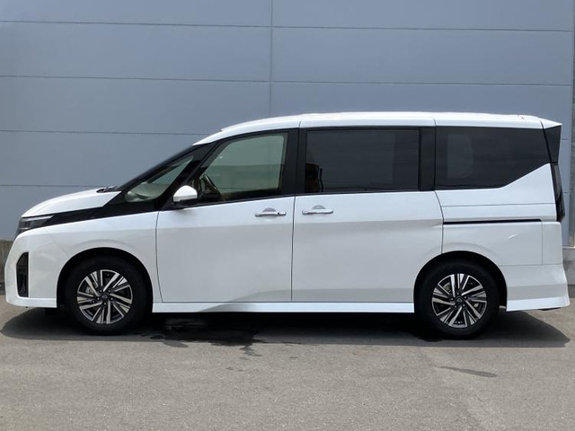 セレナ1.4 e-POWER ハイウェイスターV