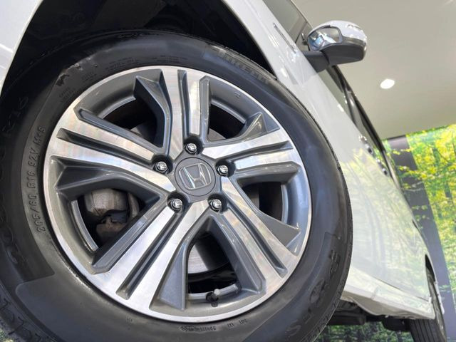 �y����16�C���`�A���~�z�C�[���z�O�ςɃ}�b�`���������A���~�z�C�[���𑕒����Ă���܂��B�e��ЊO�A���~�z�C�[����A�X�^�b�h���X�^�C�����戵�����Ă���܂��B���񂲑��k����������