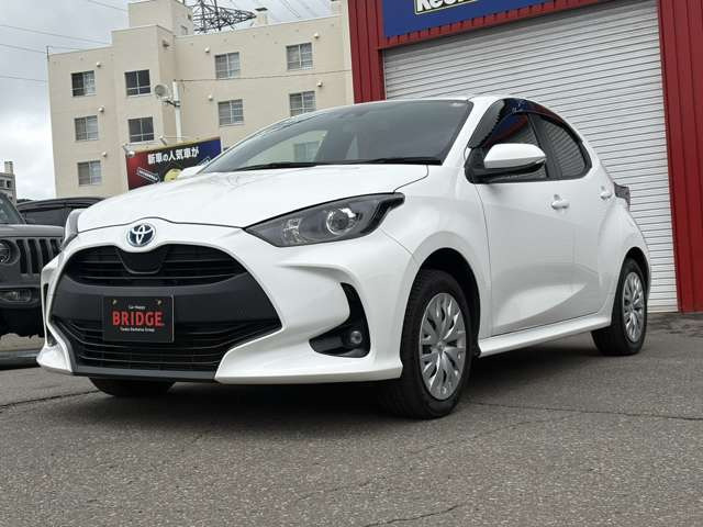 ヤリス1.5 ハイブリッド X E-Four 4WD