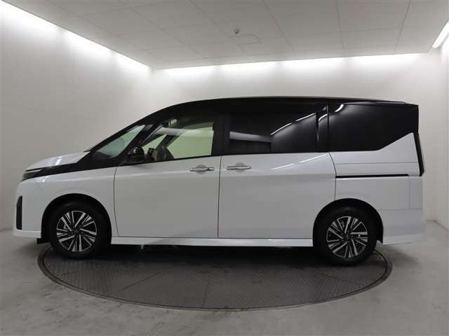 セレナ1.4 e-POWER ハイウェイスターV