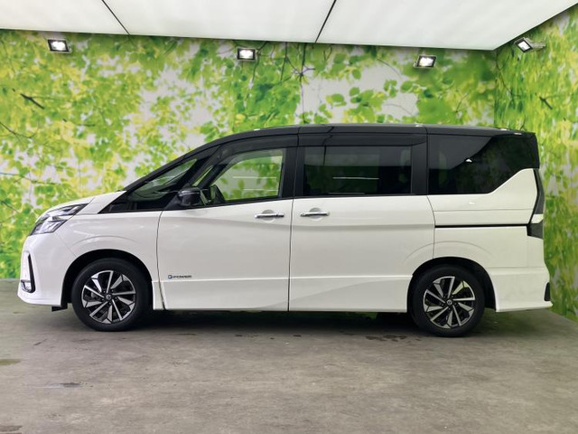 セレナ1.2 e-POWER ハイウェイスターV