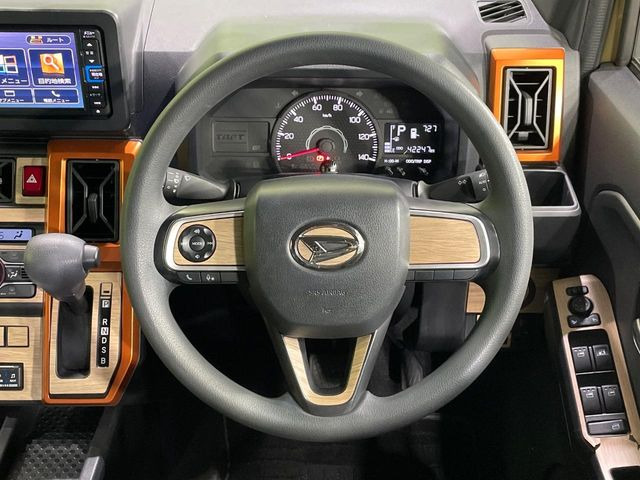 �y�X�e�A�����O�X�C�b�`�z�^�]���A�O������ڐ������炷���ƂȂ��A�I�[�f�B�I���̑��삪�\�ȕ֗��@�\!���S&���K�ȃh���C�u�����o���Ă���܂���