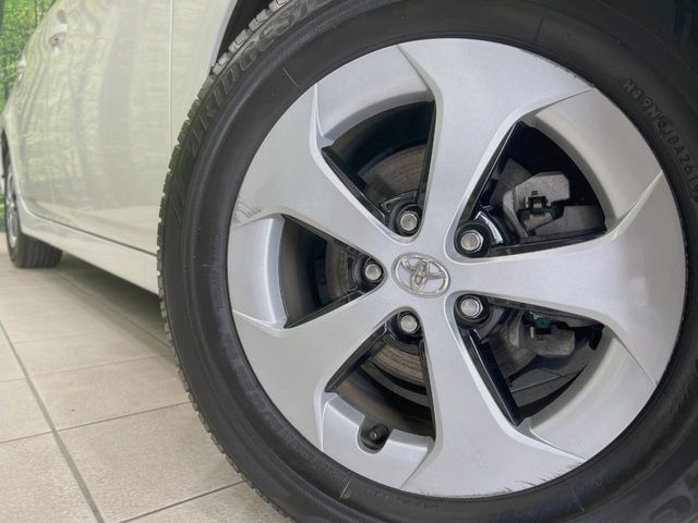 �y����15�C���`�A���~�z�C�[���z�O�ςɃ}�b�`���������A���~�z�C�[���𑕒����Ă���܂��B�e��ЊO�A���~�z�C�[����A�X�^�b�h���X�^�C�����戵�����Ă���܂��B���񂲑��k����������