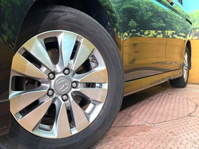 �y����16�C���`�A���~�z�C�[���z�O�ςɃ}�b�`���������A���~�z�C�[���𑕒����Ă���܂��B�e��ЊO�A���~�z�C�[����A�X�^�b�h���X�^�C�����戵�����Ă���܂��B���񂲑��k����������