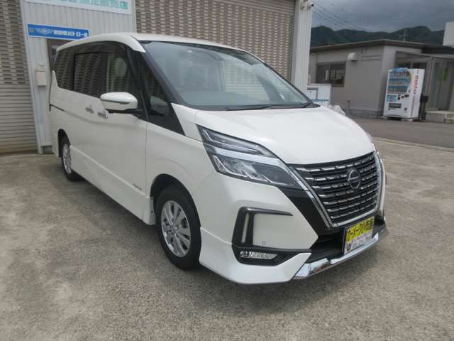 セレナ2.0 ハイウェイスターV 4WD