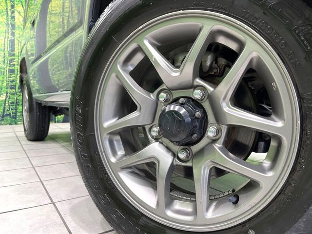 �y����16�C���`�A���~�z�C�[���z�O�ςɃ}�b�`���������A���~�z�C�[���𑕒����Ă���܂��B�e��ЊO�A���~�z�C�[����A�X�^�b�h���X�^�C�����戵�����Ă���܂��B���񂲑��k����������
