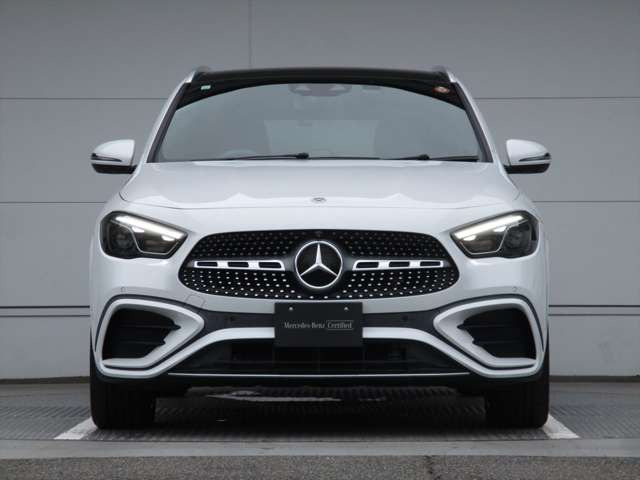 GLAクラスGLA200d 4マチック AMGラインパッケージ 4WD