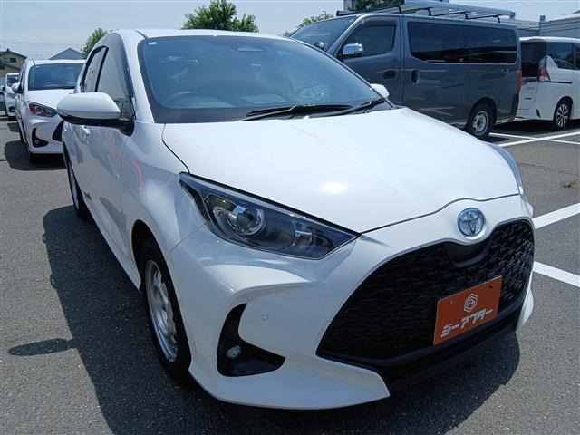 ヤリス1.5 ハイブリッド X E-Four 4WD