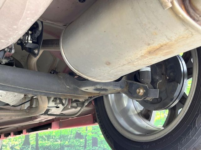 お車を安心してお乗りいただく為には、足回りの定期点検が欠かせません。サービスサポート(有償保証)では無料点検もご提供しており、安心のカーライフをお過ごしいただけるサポート体制が整っています。