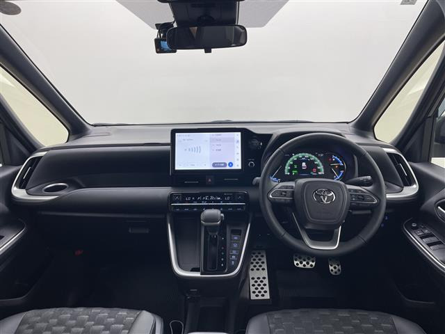 ヴォクシー1.8 ハイブリッド S-Z E-Four 4WD