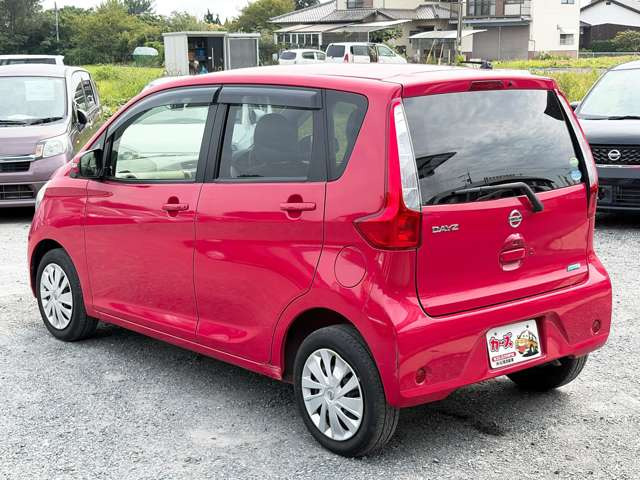 ���X�ł͌y�����Ԃ��畁�ʎԂ܂ŕ��L���I�[�����[�J�[�̎Ԏ�E�F�E�O���[�h��L�x�ɑ����Ă���܂��B
