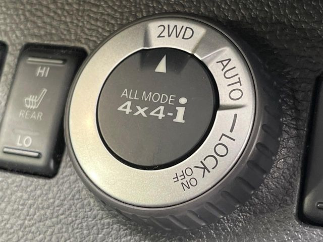 �y�I�[�����[�h4&times;4�z2WD/4WD���[�h����y�ɐ؂�ւ��\�B�R��d����2WD�A�X�^�b�N���ɖ𗧂�LOCK�AAUTO���[�h�ł�4WD�̔z���������Œ������A�H�ʏ󋵂��킸���肵��������T�|�[�g�B