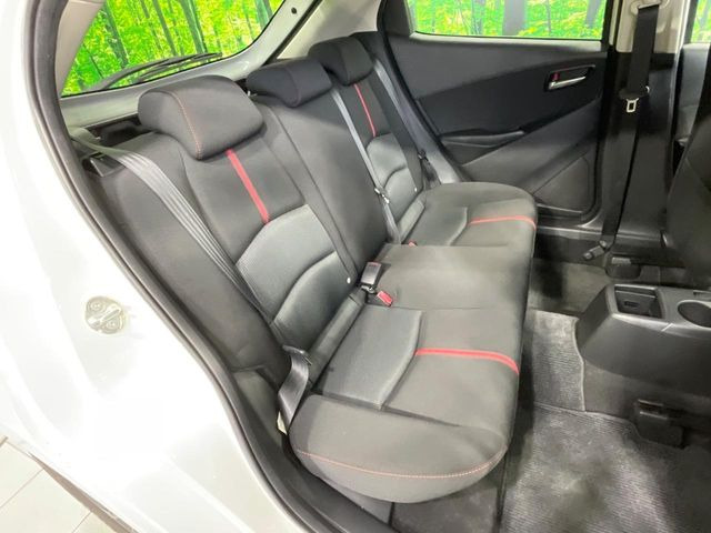 �R���p�N�g�J�[�ł����A�Z�J���h�V�[�g�͏\���ȍL����������K�ɂ���肢�������܂���V�[�g��|���đ傫�ȉו���ς񂾂�ƁA�p�r�̕����L��1��ł��B