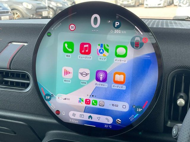 ��Apple Car Play:�X�}�z�Ƃ̗L���ڑ��ŁA�i�r�E�I�[�f�B�I�Đ��ȂǃX�}�z�̃A�v���@�\����ʂł��g����֗��@�\�ł�!