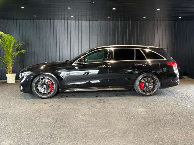 CクラスワゴンAMG C63 S E パフォーマンス 4WD
