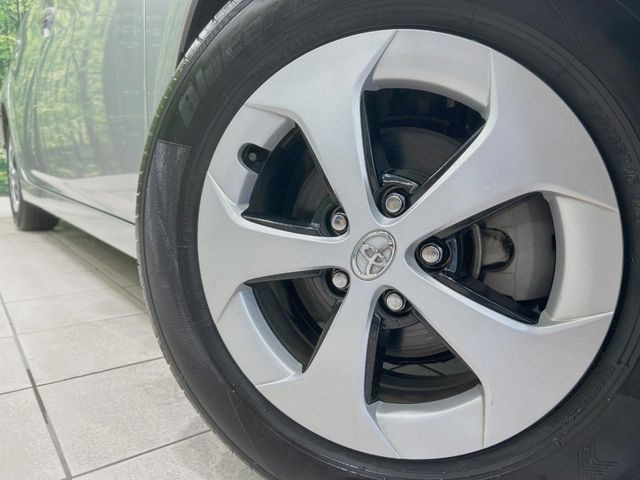 �y����15�C���`�A���~�z�C�[���z�O�ςɃ}�b�`���������A���~�z�C�[���𑕒����Ă���܂��B�e��ЊO�A���~�z�C�[����A�X�^�b�h���X�^�C�����戵�����Ă���܂��B���񂲑��k����������