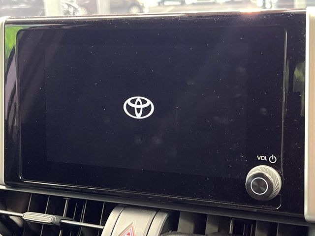 �y8�C���` �f�B�X�v���C�I�[�f�B�I�z���ʂ̃f�B�X�v���C��AppleCarPlay��AndroidAuto�����p�\�B�傫�ȉ�ʂŃX�}�z�i�r�A�v���������p���������܂���