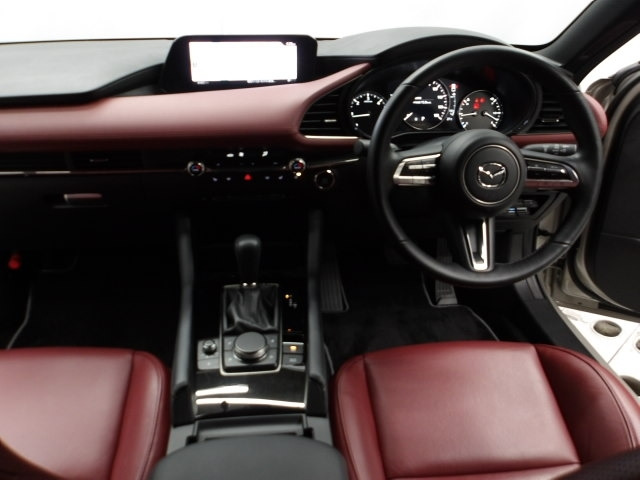 MAZDA3ファストバック1.8 XD バーガンディ セレクション