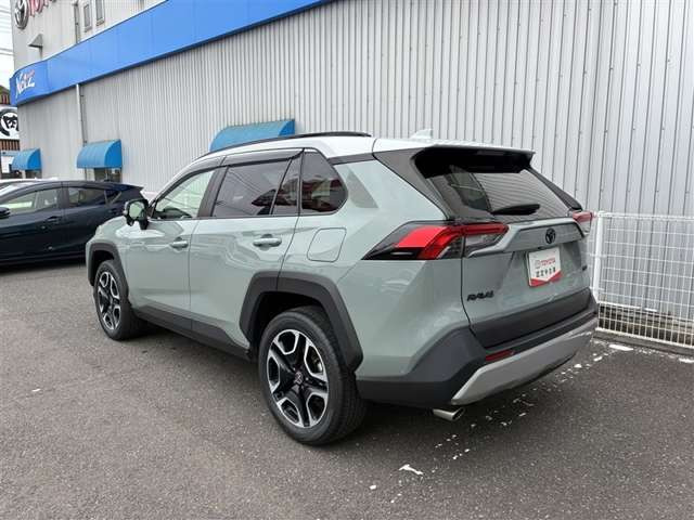 RAV42.0 アドベンチャー 4WD