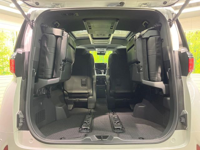 ドライバーによって運転しやすいポジションは異なり、あの車はどうなのか不安なこともありますよね。気になるお車は店頭で乗り込んでご確認いただけます♪