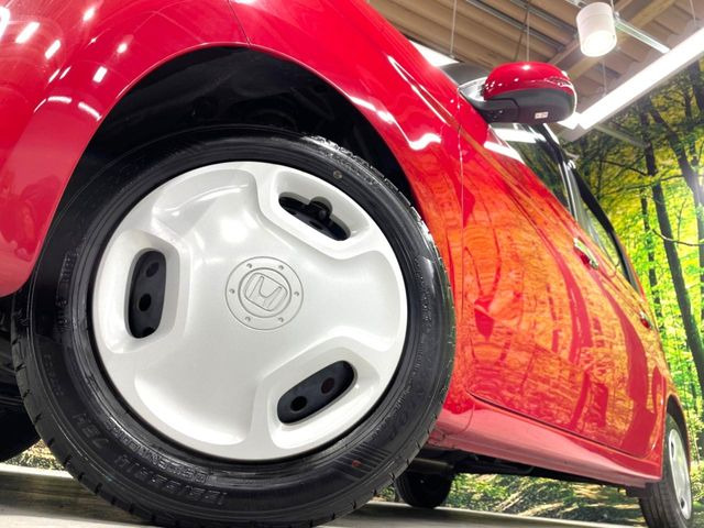 �y14�C���`�A���~�z�C�[���z�O�ςɃ}�b�`�����A���~�z�C�[���𑕒����Ă���܂��B�e��A���~�z�C�[����A�X�^�b�h���X�^�C�����戵�����Ă���܂��B���񂲑��k����������