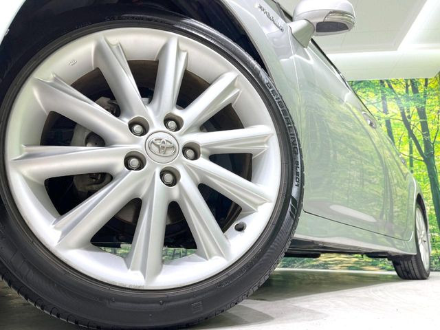 �y����18�C���`�A���~�z�C�[���z�O�ςɃ}�b�`���������A���~�z�C�[���𑕒����Ă���܂��B�e��ЊO�A���~�z�C�[����A�X�^�b�h���X�^�C�����戵�����Ă���܂��B���񂲑��k����������