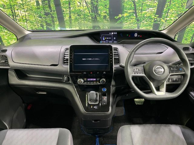 セレナ1.2 e-POWER ハイウェイスターV