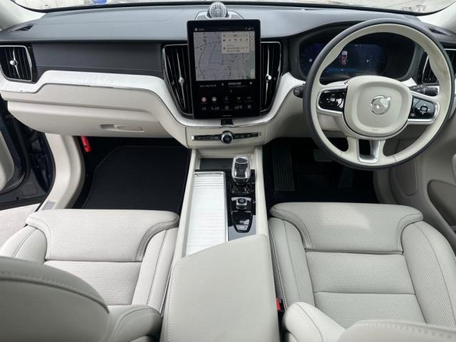 XC60ウルトラ T6 AWD プラグイン ハイブリッド 4WD