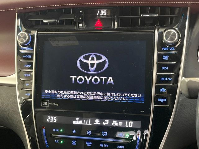 【純正ナビ】人気の純正ナビを装備しております。ナビの使いやすさはもちろん、オーディオ機能も充実!キャンプや旅行はもちろん、通勤や買い物など普段のドライブも楽しくなるはず♪