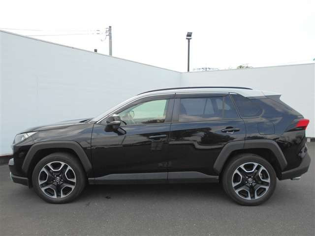 RAV42.0 アドベンチャー 4WD