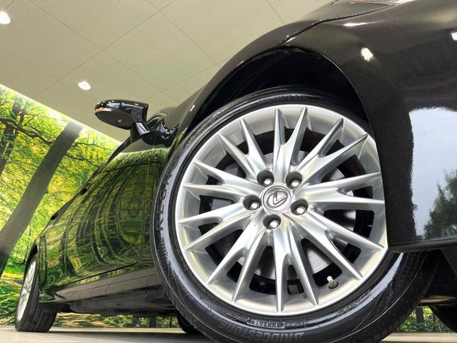 �y����18�C���`�A���~�z�C�[���z�O�ςɃ}�b�`���������A���~�z�C�[���𑕒����Ă���܂��B�e��ЊO�A���~�z�C�[����A�X�^�b�h���X�^�C�����戵�����Ă���܂��B���񂲑��k����������