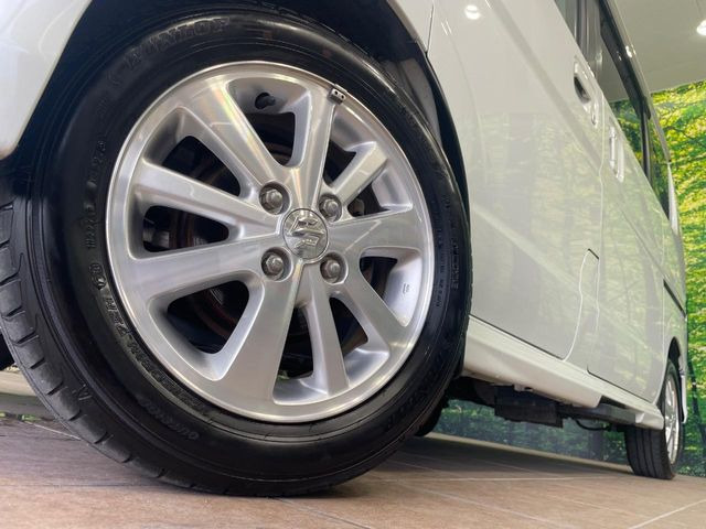 �y����14�C���`�A���~�z�C�[���z�O�ςɃ}�b�`���������A���~�z�C�[���𑕒����Ă���܂��B�e��ЊO�A���~�z�C�[����A�X�^�b�h���X�^�C�����戵�����Ă���܂��B���񂲑��k����������