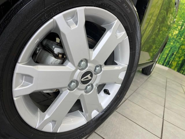 �y����15�C���`�A���~�z�C�[���z�O�ςɃ}�b�`���������A���~�z�C�[���𑕒����Ă���܂��B�e��ЊO�A���~�z�C�[����A�X�^�b�h���X�^�C�����戵�����Ă���܂��B���񂲑��k����������