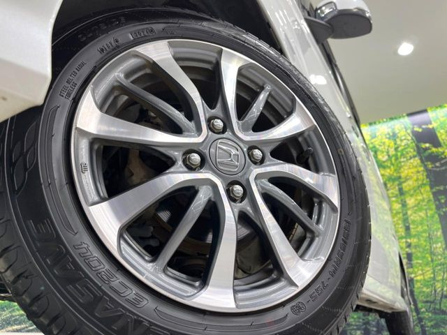 �y����14�C���`�A���~�z�C�[���z�O�ςɃ}�b�`���������A���~�z�C�[���𑕒����Ă���܂��B�e��ЊO�A���~�z�C�[����A�X�^�b�h���X�^�C�����戵�����Ă���܂��B���񂲑��k����������