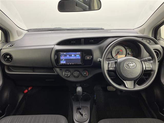 ヴィッツ1.3 F 4WD