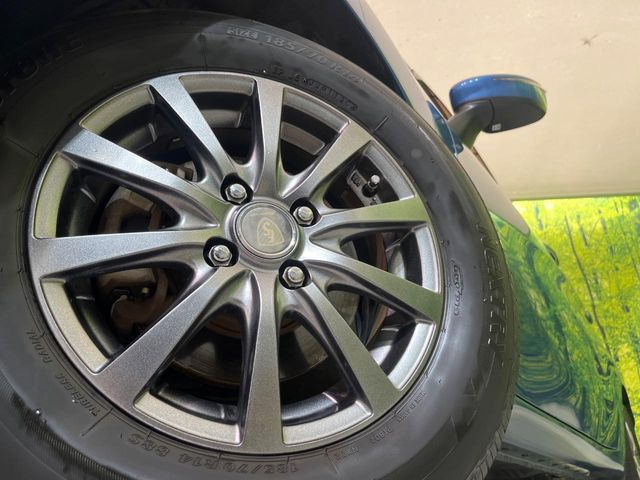 �y14�C���`�A���~�z�C�[���z�O�ςɃ}�b�`�����A���~�z�C�[���𑕒����Ă���܂��B�e��A���~�z�C�[����A�X�^�b�h���X�^�C�����戵�����Ă���܂��B���񂲑��k����������