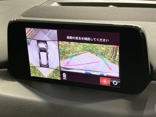 【360&deg;ビューモニター】専用のカメラにより、上から見下ろしたような視点で360度クルマの周囲を確認することができます☆死角部分も確認しやすく、狭い場所での切り返しや駐車もスムーズに行えます。