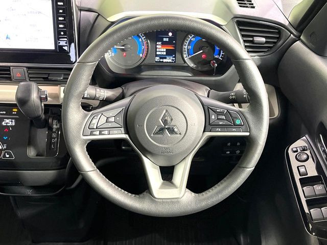 �y�X�e�A�����O�X�C�b�`�z�^�]���A�O������ڐ������炷���ƂȂ��A�I�[�f�B�I���̑��삪�\�ȕ֗��@�\!���S&���K�ȃh���C�u�����o���Ă���܂���