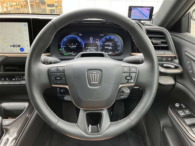 クラウンスポーツ2.5 Z E-Four 4WD
