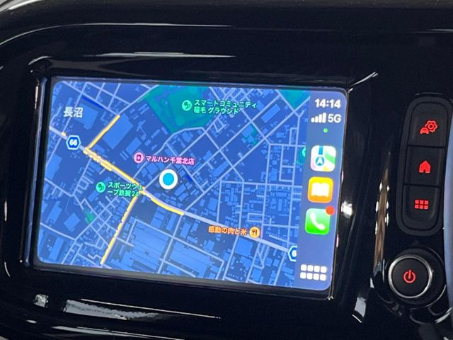 ��Apple Car Play:�X�}�z�Ƃ̗L���ڑ��ŁA�i�r�E�I�[�f�B�I�Đ��ȂǃX�}�z�̃A�v���@�\����ʂł��g����֗��@�\�ł�!