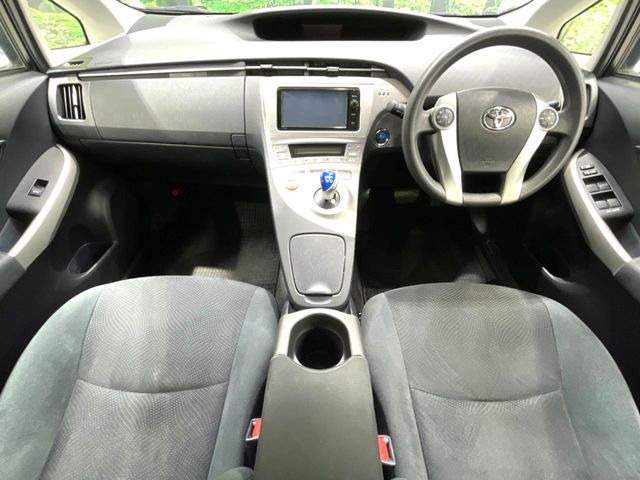 プリウス1.8 S
