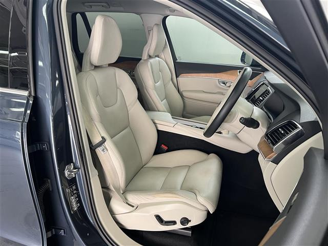 XC90B5 AWD モメンタム 4WD