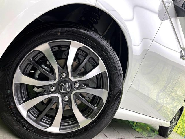 �y����14�C���`�A���~�z�C�[���z�O�ςɃ}�b�`���������A���~�z�C�[���𑕒����Ă���܂��B�e��ЊO�A���~�z�C�[����A�X�^�b�h���X�^�C�����戵�����Ă���܂��B���񂲑��k����������