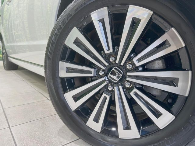 �y����17�C���`�A���~�z�C�[���z�O�ςɃ}�b�`���������A���~�z�C�[���𑕒����Ă���܂��B�e��ЊO�A���~�z�C�[����A�X�^�b�h���X�^�C�����戵�����Ă���܂��B���񂲑��k����������