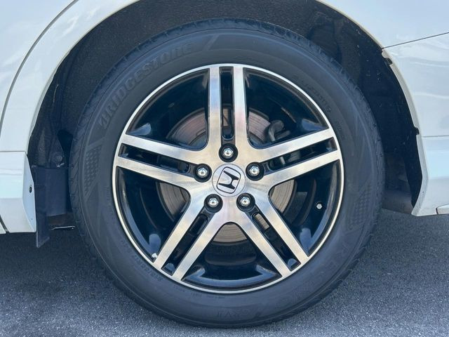�y����17�C���`�A���~�z�C�[���z�O�ςɃ}�b�`���������A���~�z�C�[���𑕒����Ă���܂��B�e��ЊO�A���~�z�C�[����A�X�^�b�h���X�^�C�����戵�����Ă���܂��B���񂲑��k����������