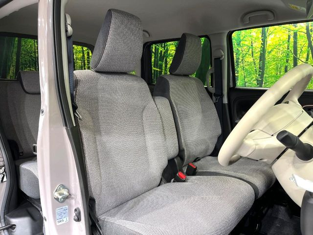 もちろん車内はキレイです♪よりクリーンな状態をキープしたいお客様には『ナノゾーンコート』がおすすめ!新型コロナウイルス対策や、除菌・消臭に効果を発揮し多くの方にご好評いただいております。