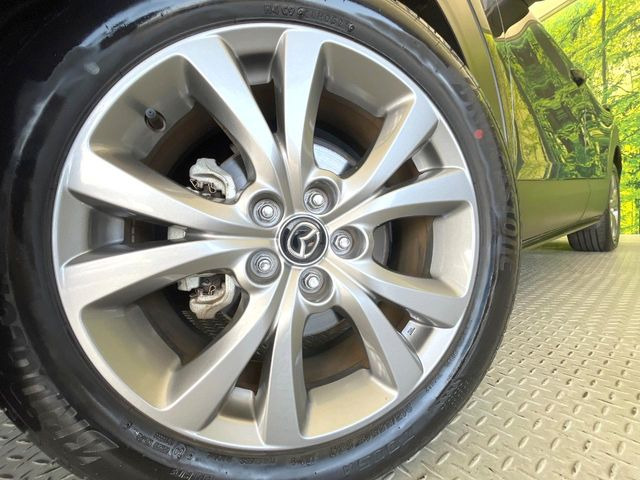 �y����18�C���`�A���~�z�C�[���z�O�ςɃ}�b�`���������A���~�z�C�[���𑕒����Ă���܂��B�e��ЊO�A���~�z�C�[����A�X�^�b�h���X�^�C�����戵�����Ă���܂��B���񂲑��k����������